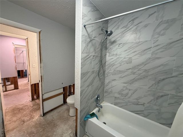 8649 LAKE ISLE DRIVE 182, Temple Terrace, FL 33637