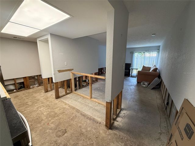 8649 LAKE ISLE DRIVE 182, Temple Terrace, FL 33637