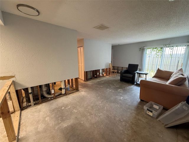 8649 LAKE ISLE DRIVE 182, Temple Terrace, FL 33637