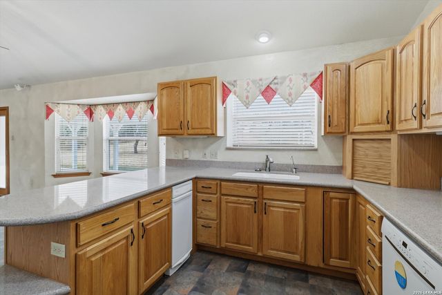 845 Gallagher, Canyon Lake, TX 78133