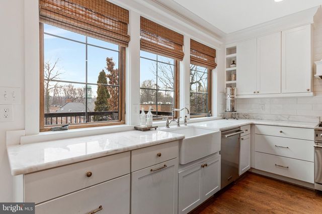 2916 18TH ST NW, Washington, DC 20009