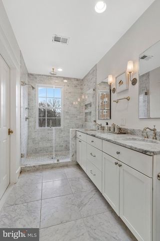 2916 18TH ST NW, Washington, DC 20009