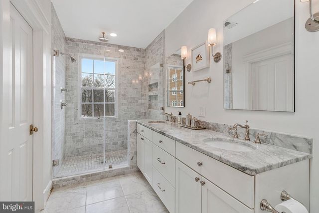 2916 18TH ST NW, Washington, DC 20009