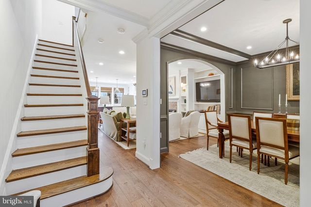 2916 18TH ST NW, Washington, DC 20009