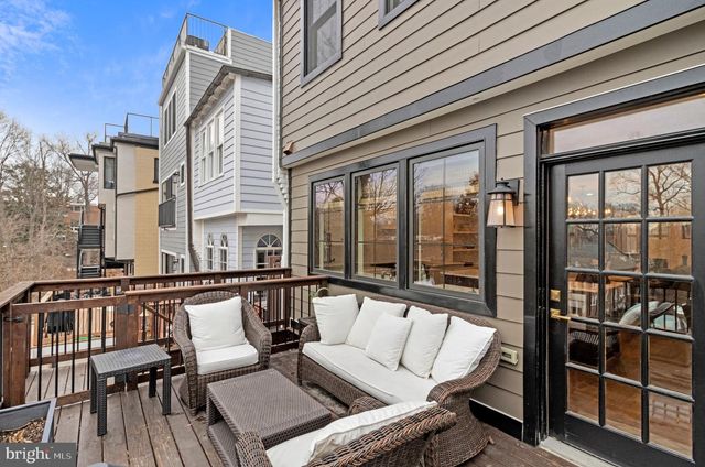 2916 18TH ST NW, Washington, DC 20009