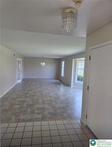 4621 Willow Lane, Lower Nazareth Twp, PA 18064