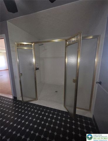 4621 Willow Lane, Lower Nazareth Twp, PA 18064