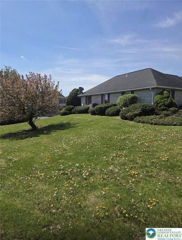 4621 Willow Lane, Lower Nazareth Twp, PA 18064