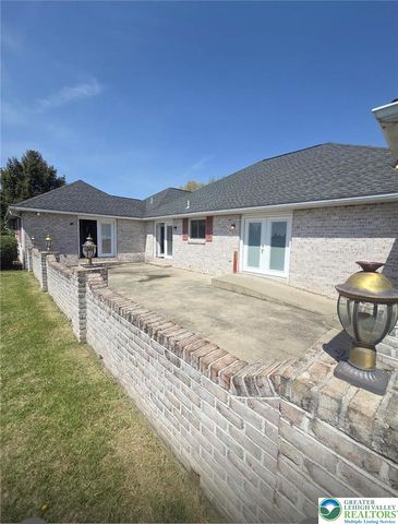4621 Willow Lane, Lower Nazareth Twp, PA 18064