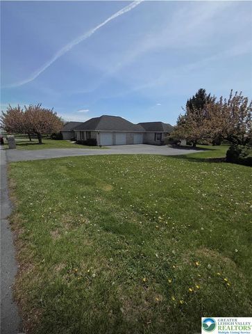 4621 Willow Lane, Lower Nazareth Twp, PA 18064