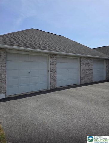4621 Willow Lane, Lower Nazareth Twp, PA 18064