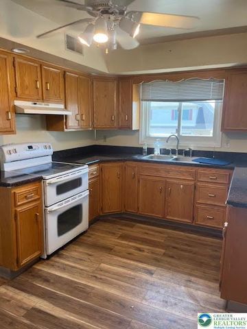 4621 Willow Lane, Lower Nazareth Twp, PA 18064