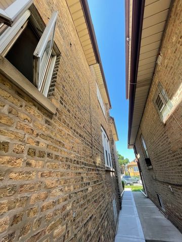 5133 W Wrightwood Avenue 1, Chicago, IL 60639