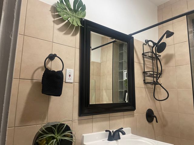 5133 W Wrightwood Avenue 1, Chicago, IL 60639