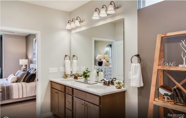 3065 Wyvern, Lake Orion, MI 48259