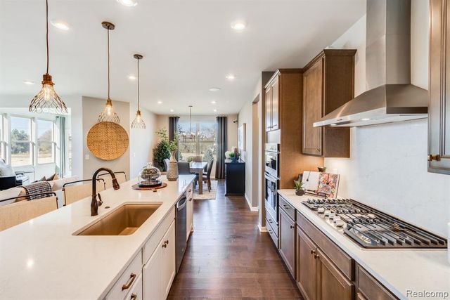 3065 Wyvern, Lake Orion, MI 48259