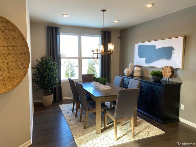 3065 Wyvern, Lake Orion, MI 48259