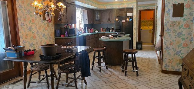 325 Brookshire Oval, Hinckley, OH 44233