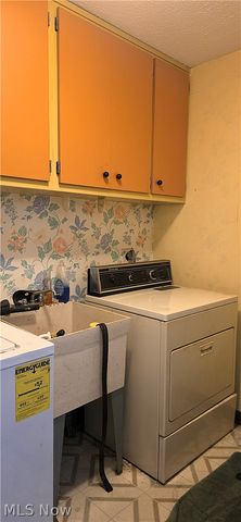 325 Brookshire Oval, Hinckley, OH 44233
