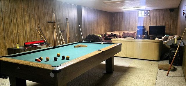 325 Brookshire Oval, Hinckley, OH 44233