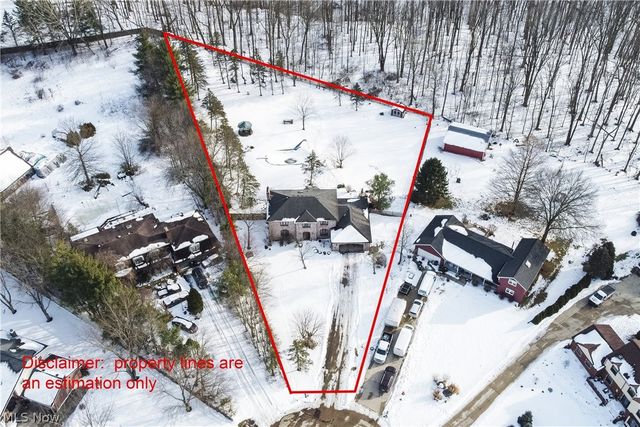 325 Brookshire Oval, Hinckley, OH 44233