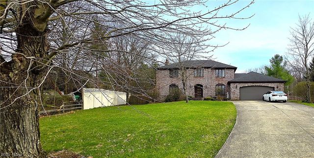 325 Brookshire Oval, Hinckley, OH 44233