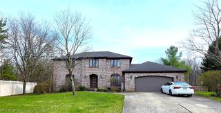 325 Brookshire Oval, Hinckley, OH 44233