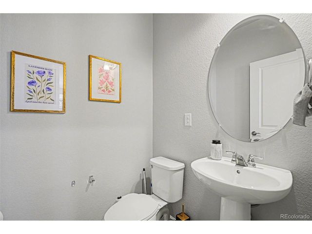 6998 Ipswich Ct, Castle Pines, CO 80108