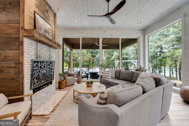 215 Carlota Way, Hartwell, GA 30643