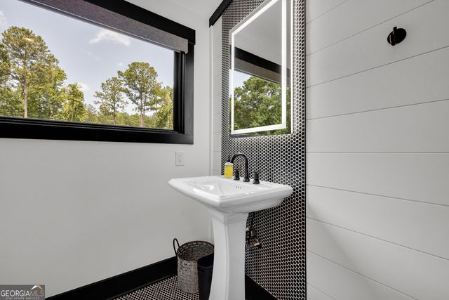 215 Carlota Way, Hartwell, GA 30643