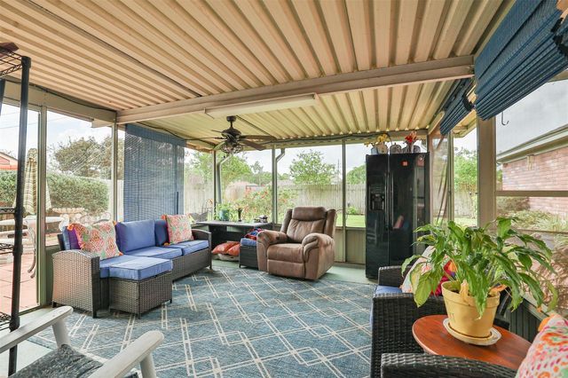 15947 Pinyon Creek Drive, Houston, TX 77095