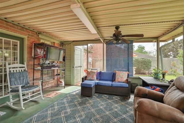 15947 Pinyon Creek Drive, Houston, TX 77095