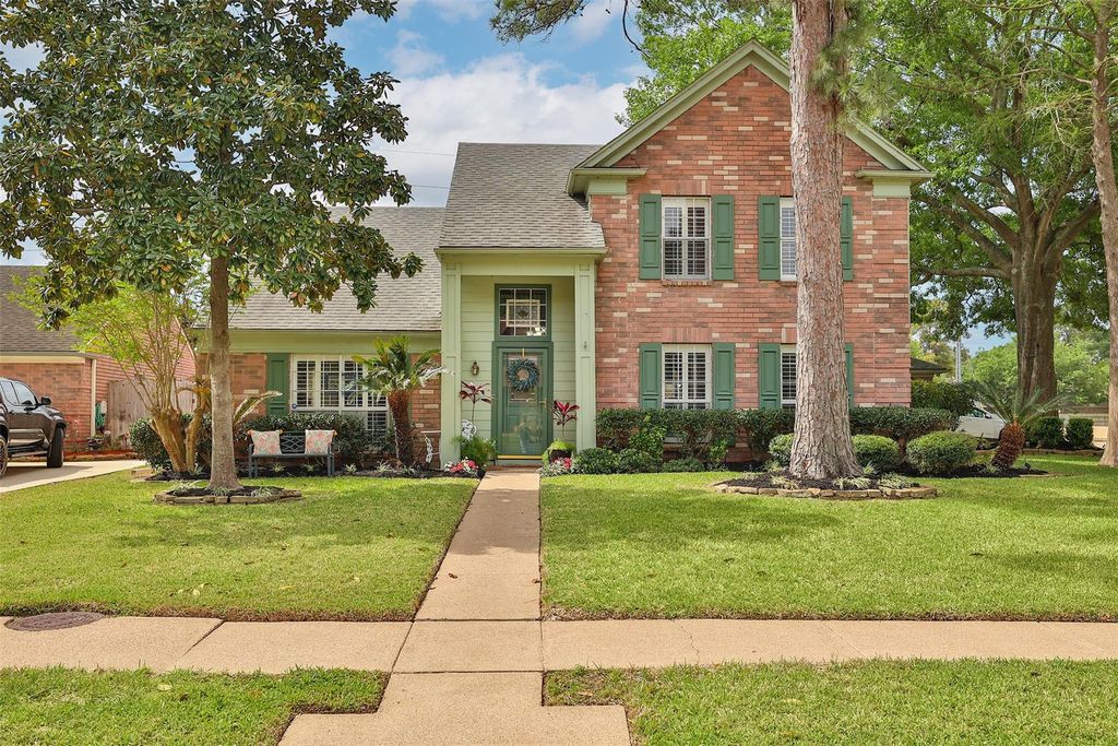 15947 Pinyon Creek Drive, Houston, TX 77095