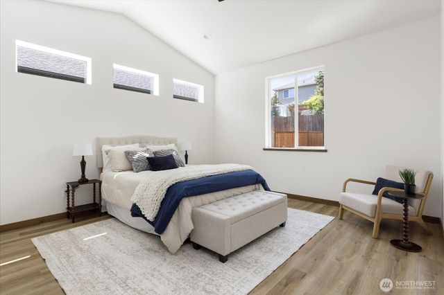 900 NW Shire Street, Oak Harbor, WA 98277