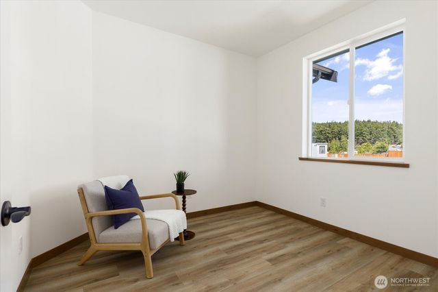 900 NW Shire Street, Oak Harbor, WA 98277