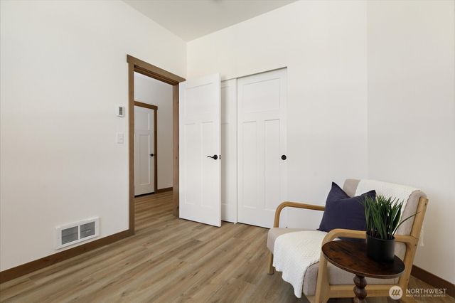 900 NW Shire Street, Oak Harbor, WA 98277