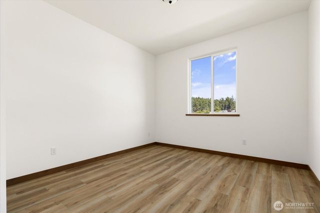 900 NW Shire Street, Oak Harbor, WA 98277