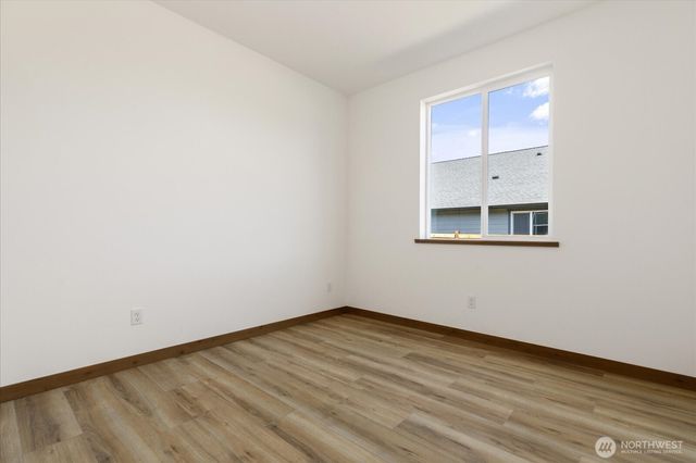 900 NW Shire Street, Oak Harbor, WA 98277