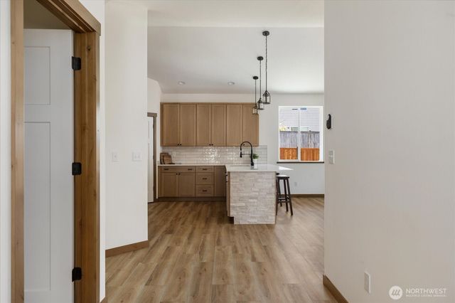 900 NW Shire Street, Oak Harbor, WA 98277