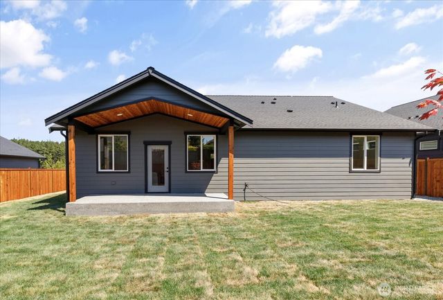 900 NW Shire Street, Oak Harbor, WA 98277