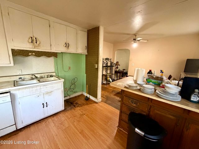 4033 Massie Ave, Louisville, KY 40207