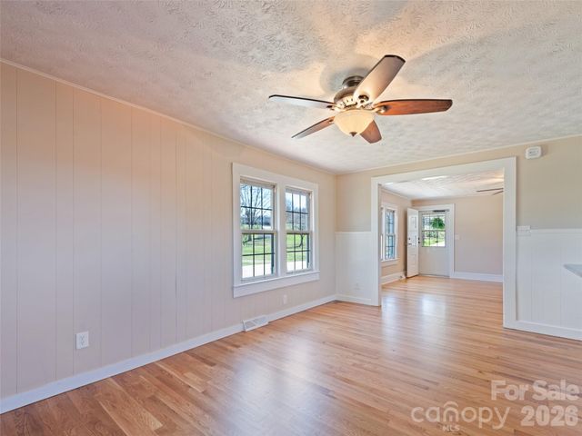 157 Morgan Street, Canton, NC 28716