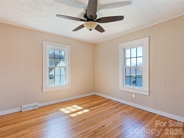 157 Morgan Street, Canton, NC 28716