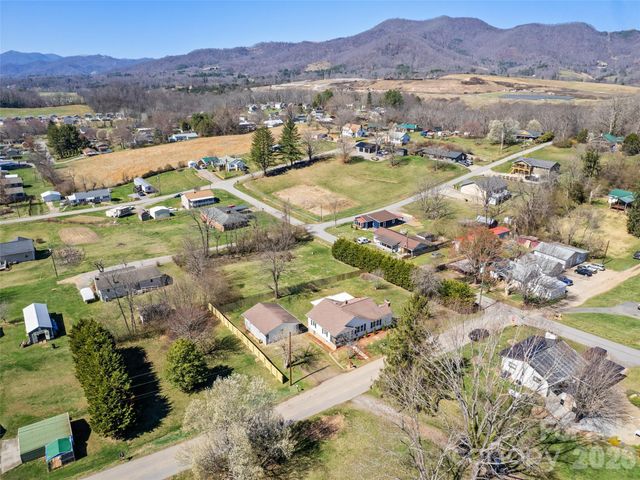 157 Morgan Street, Canton, NC 28716