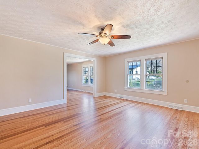 157 Morgan Street, Canton, NC 28716