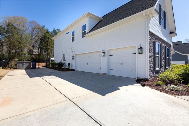 10861 Parkhall Drive, Harrisburg, NC 28075