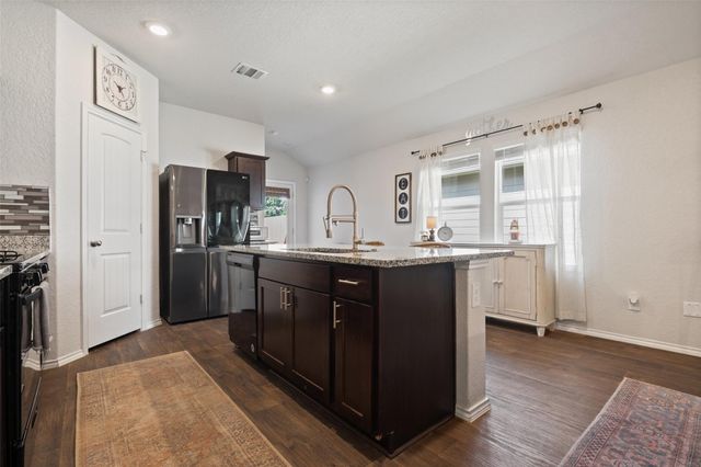 140 Skipping Stone Lane LN, San Marcos, TX 78666