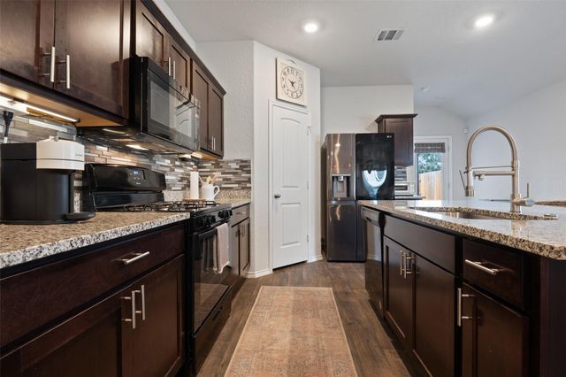 140 Skipping Stone Lane LN, San Marcos, TX 78666