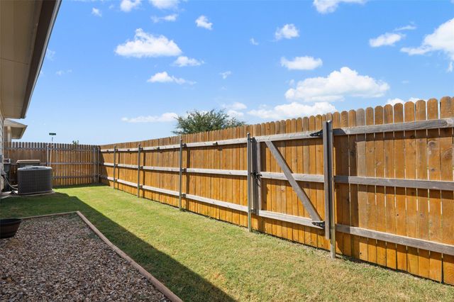 140 Skipping Stone Lane LN, San Marcos, TX 78666