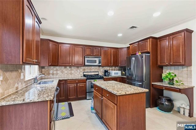 400 Paris Avenue, Northvale, NJ 07647